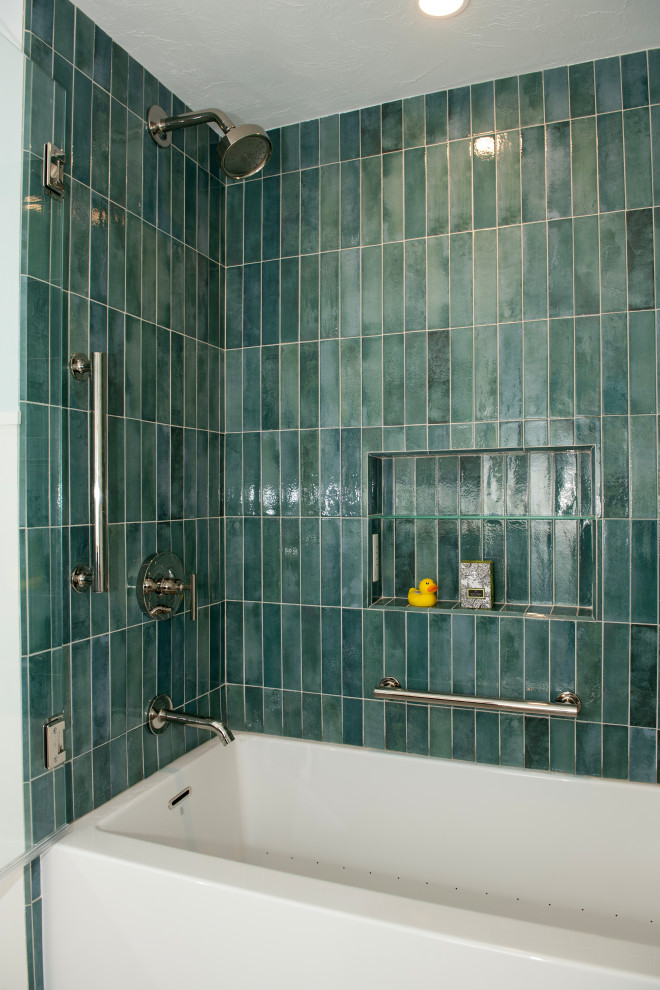 South Shore Colonial Ensuite and Hall Bathroom
