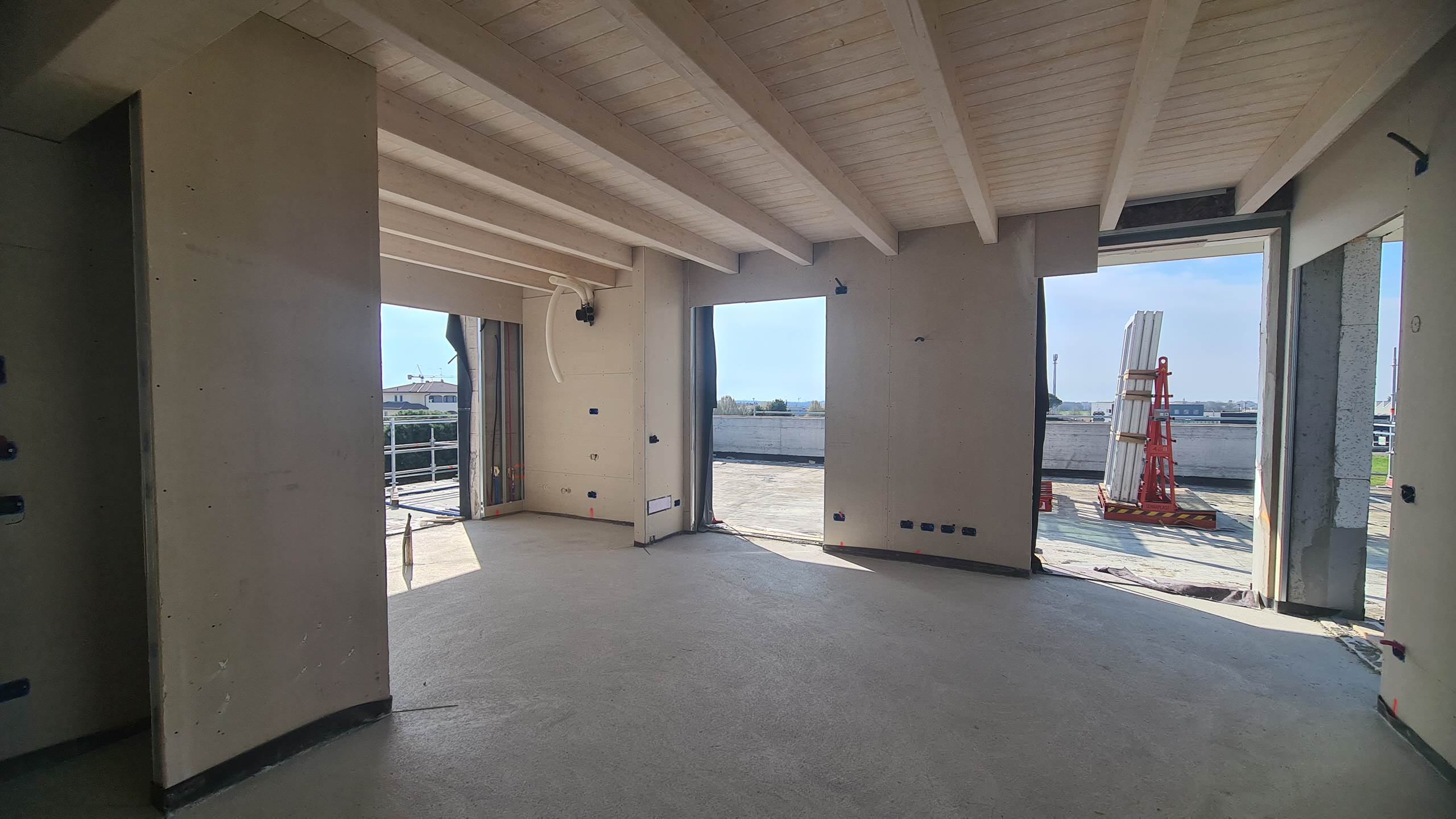 Attico con terrazzo, 140 mq - Solaro (mi)