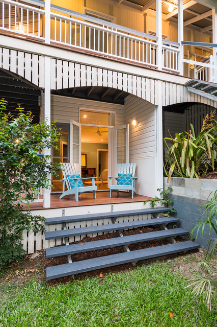 Taringa Queenslander traditional-verandah