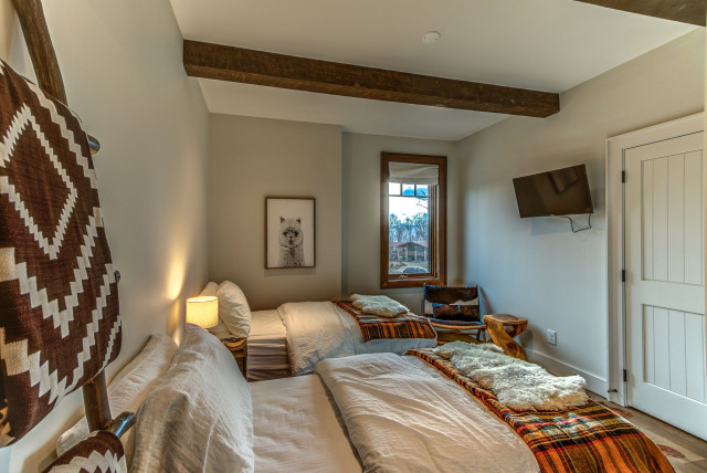 Eagle Village Circle, Eagles Nest rustic