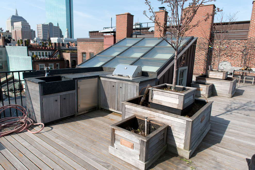 Example of a minimalist deck design in Boston