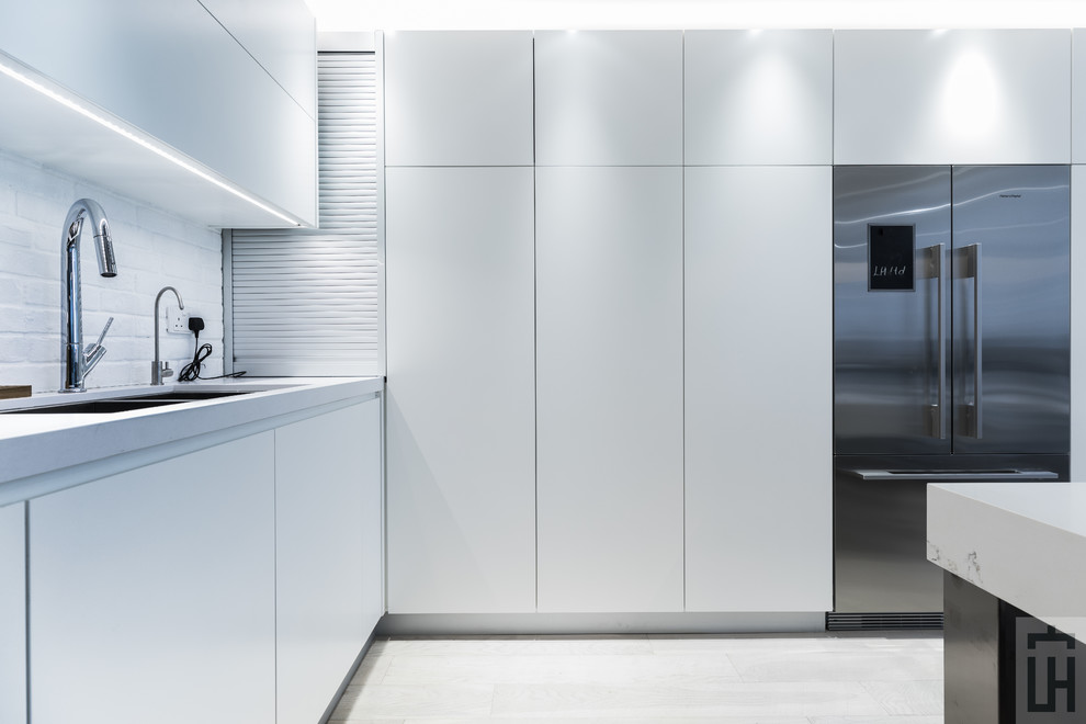 Inspiration for a contemporary kitchen in Hong Kong.