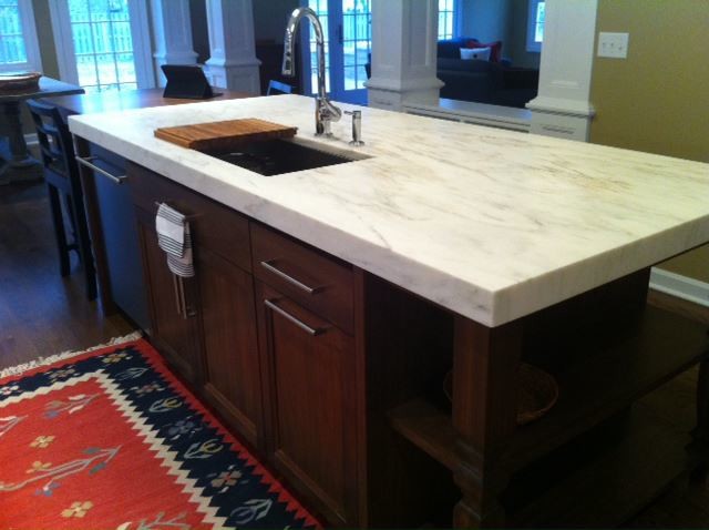 Example of a transitional kitchen design in Chicago