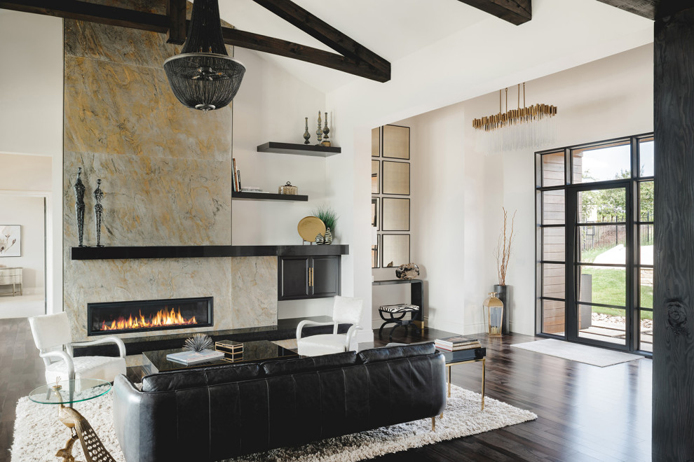 Example of a transitional home design design in Austin
