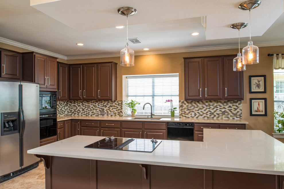 Example of a transitional kitchen design in Austin