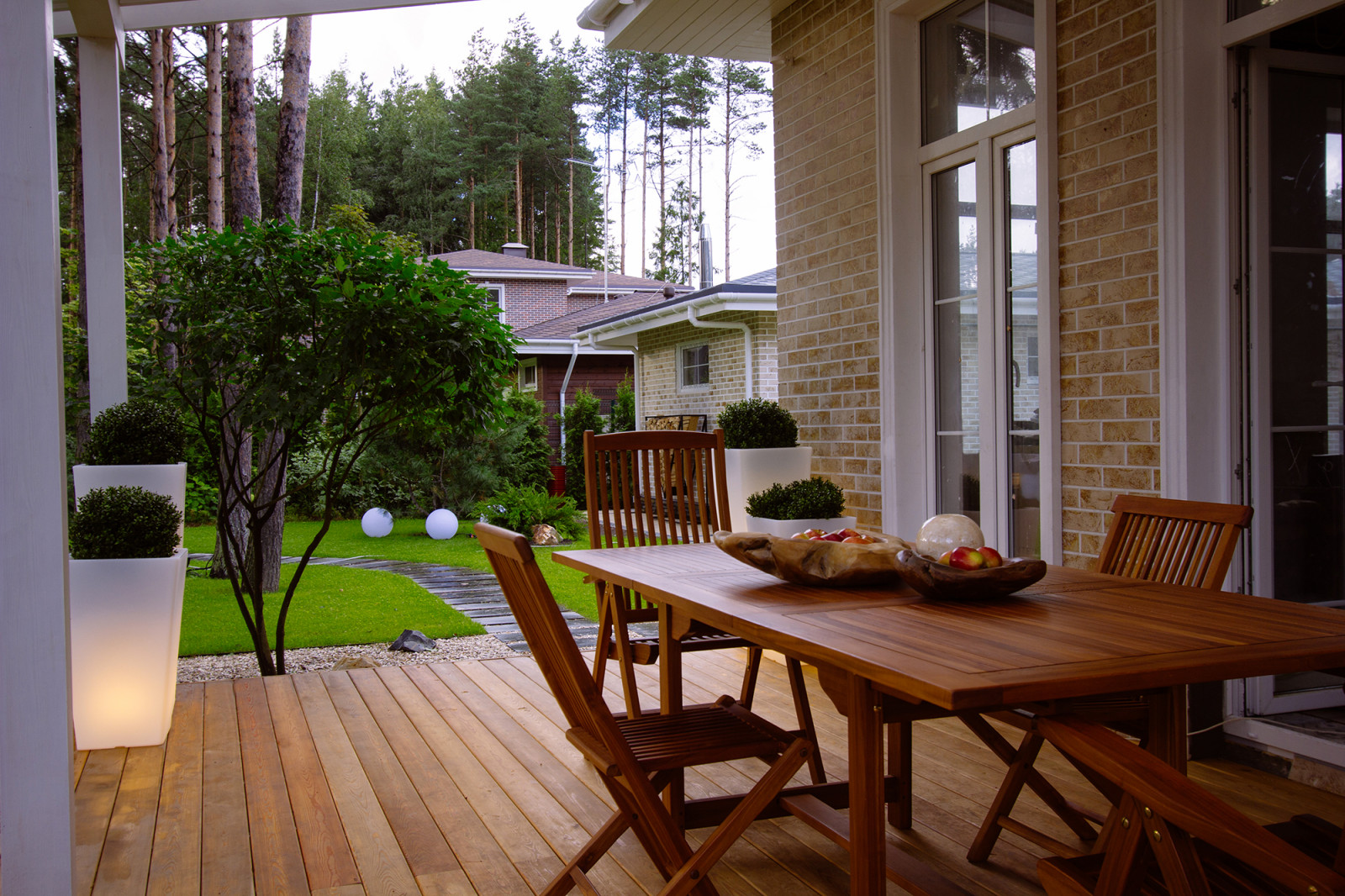 Сад в ''Охтинском парке''.