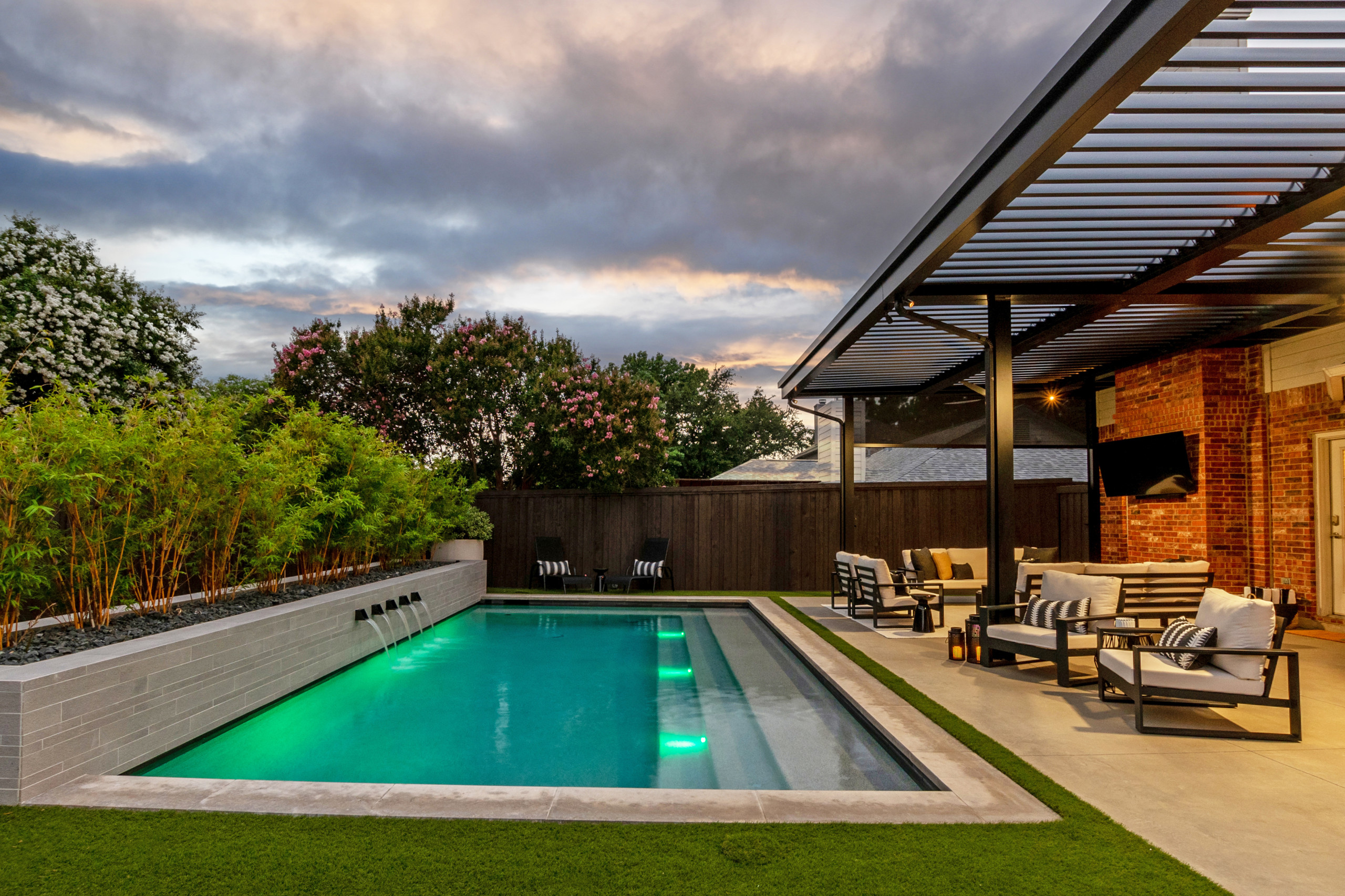 CARROLLTON BACK YARD RESORT