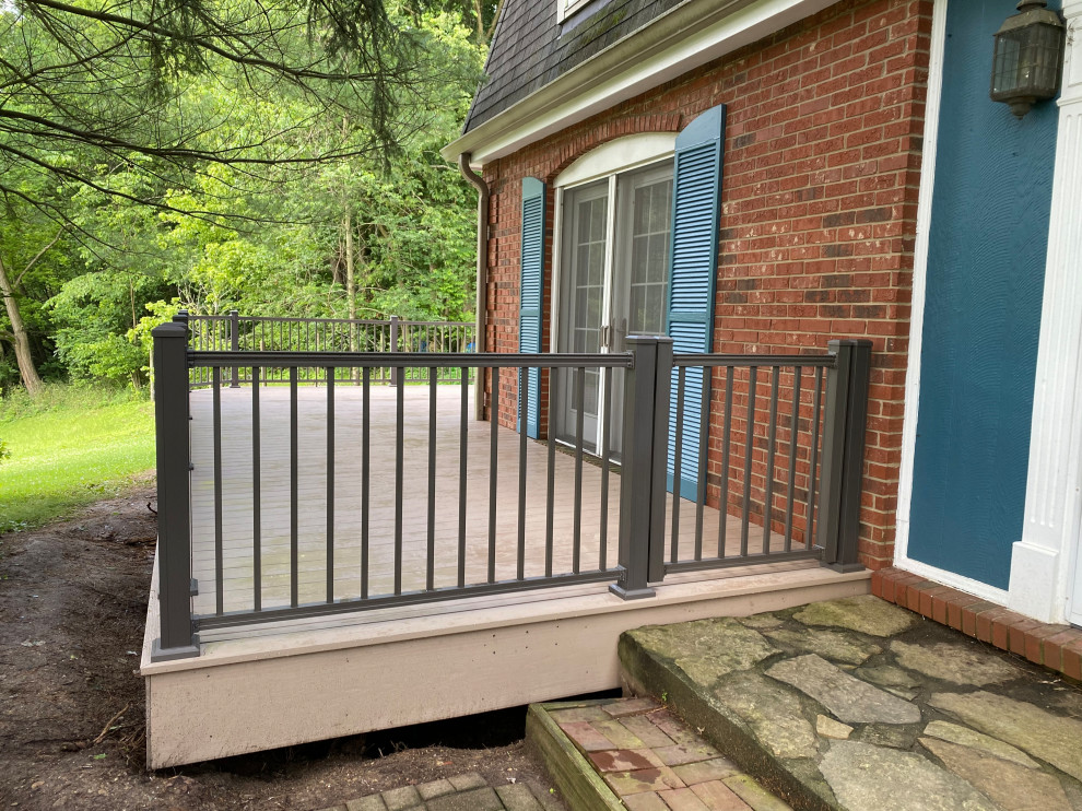 Transitional deck photo in Cincinnati