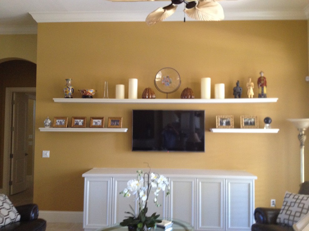 Home design - eclectic home design idea in Miami