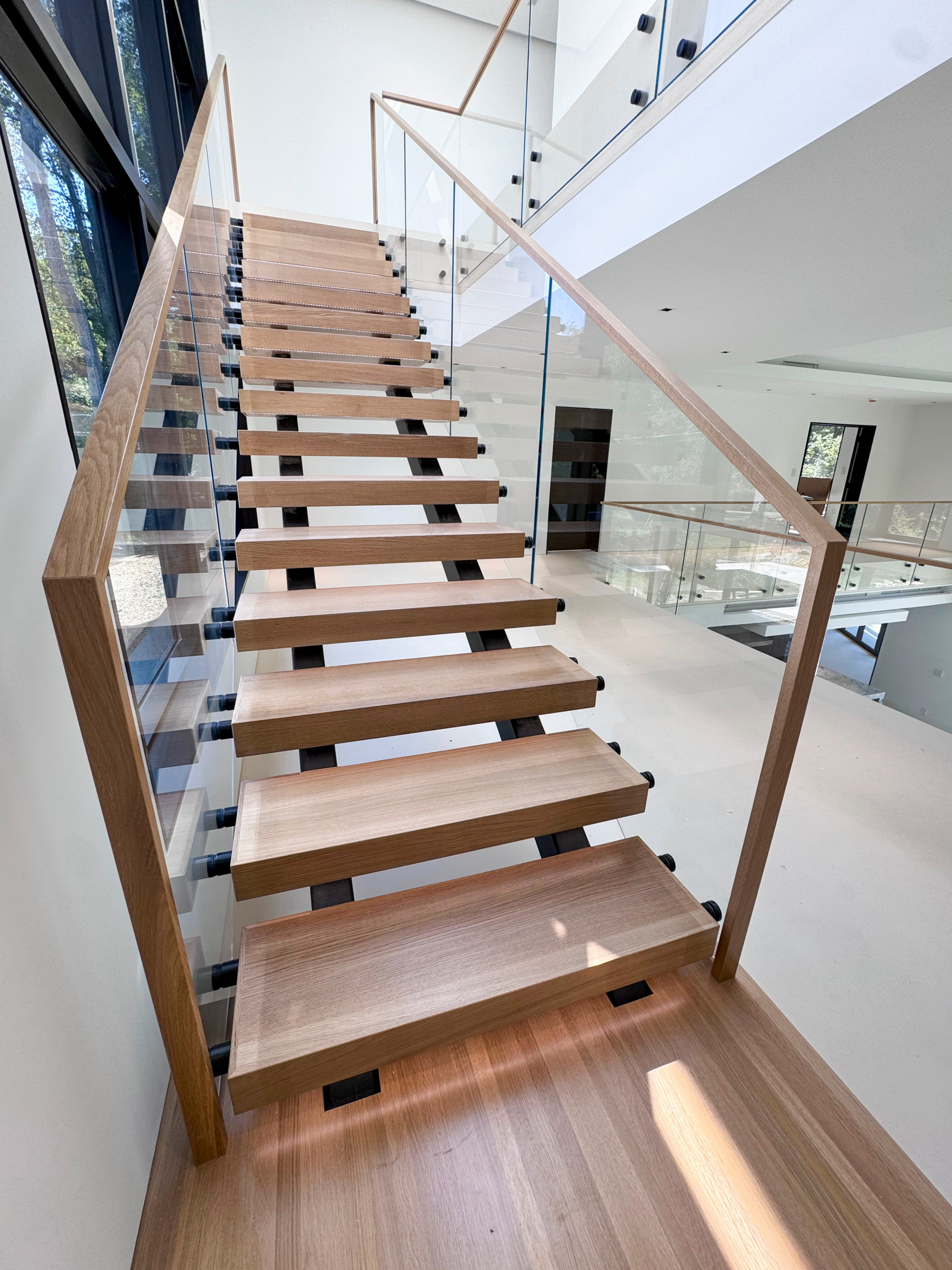126_Visually Open and Light Contemporary Staircase, Mclean, VA 22102