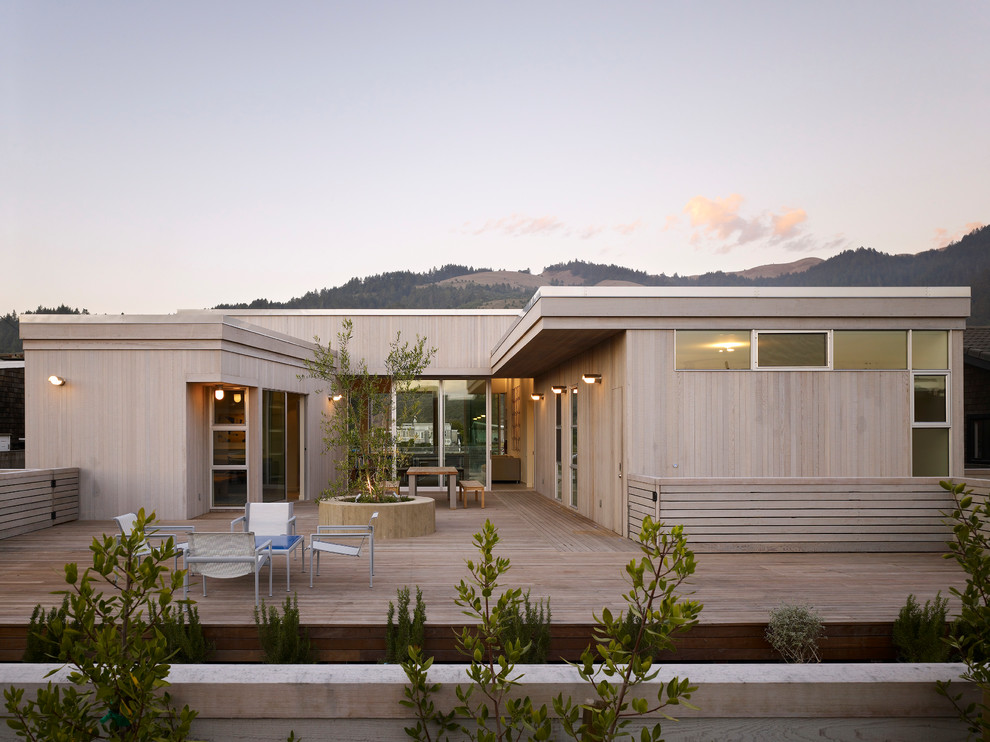 Inspiration for a small beach style one-storey beige exterior in San Francisco.