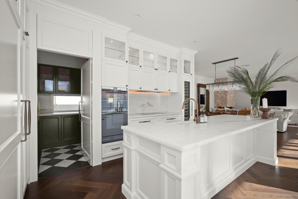 This is an example of a transitional kitchen in Wollongong.