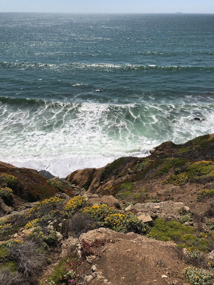 Sea wave on the fireplace