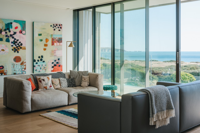 Waterside contemporaneo-salon