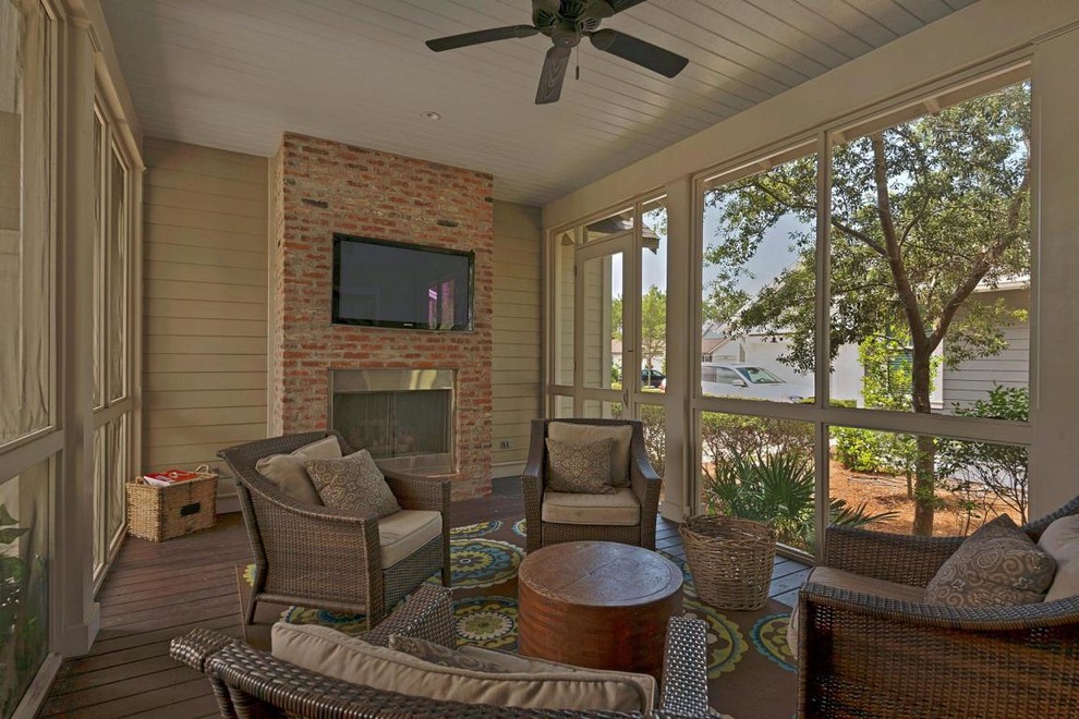 Beach style porch idea in Miami