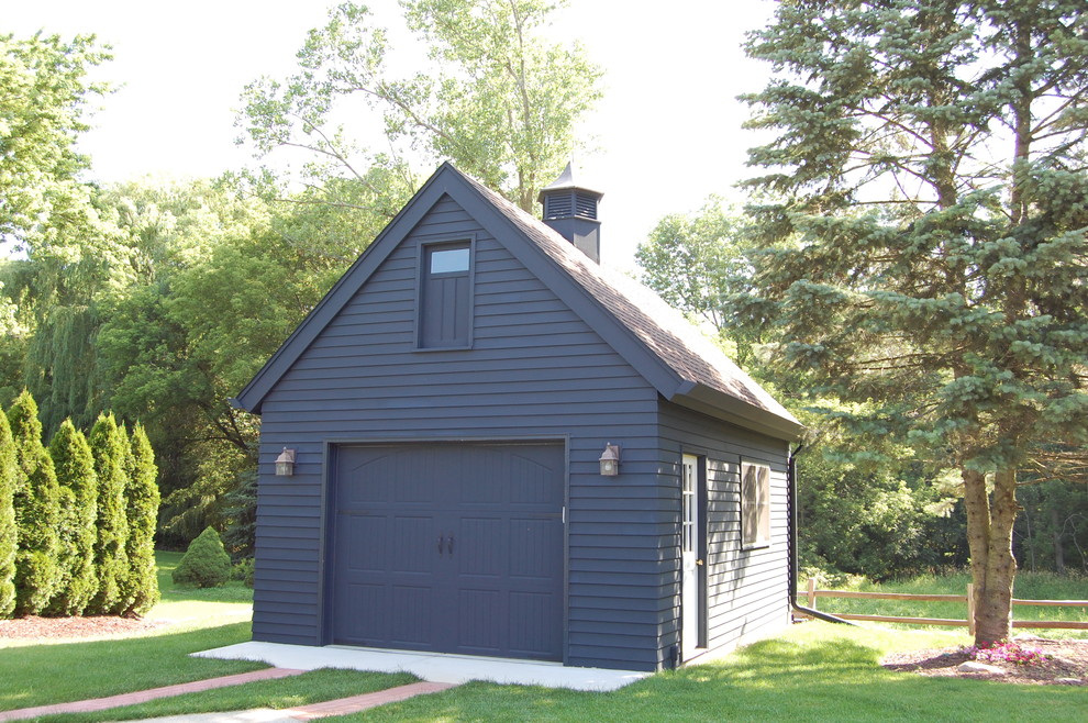 Inspiration for a traditional shed and granny flat in Milwaukee.