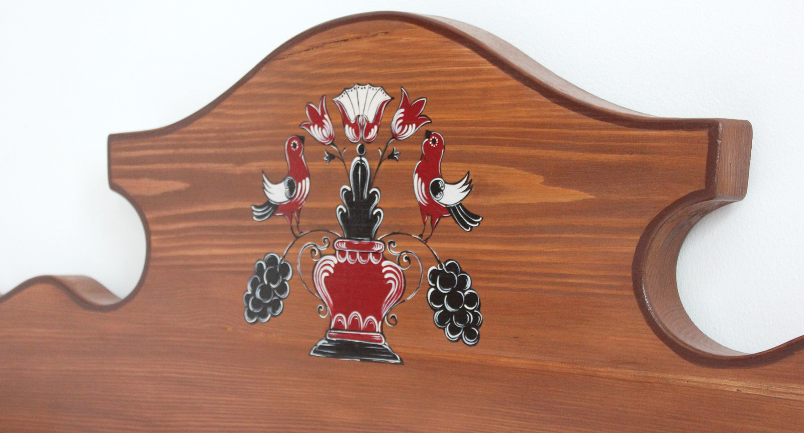 Роспись мебели в баварском стиле