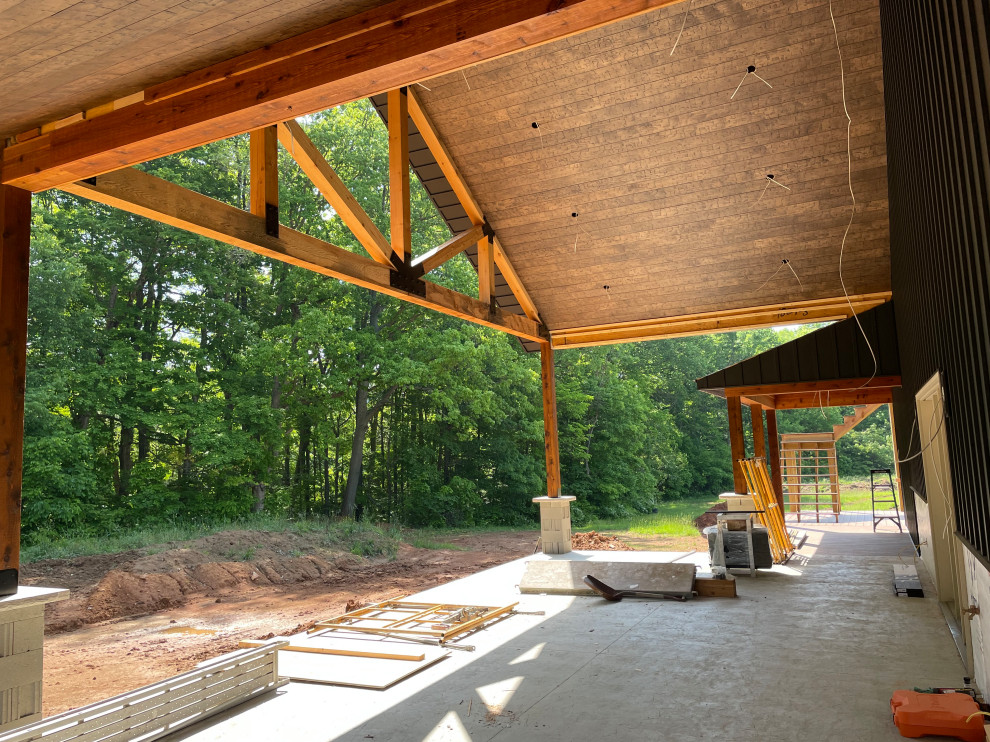 Home design - transitional home design idea