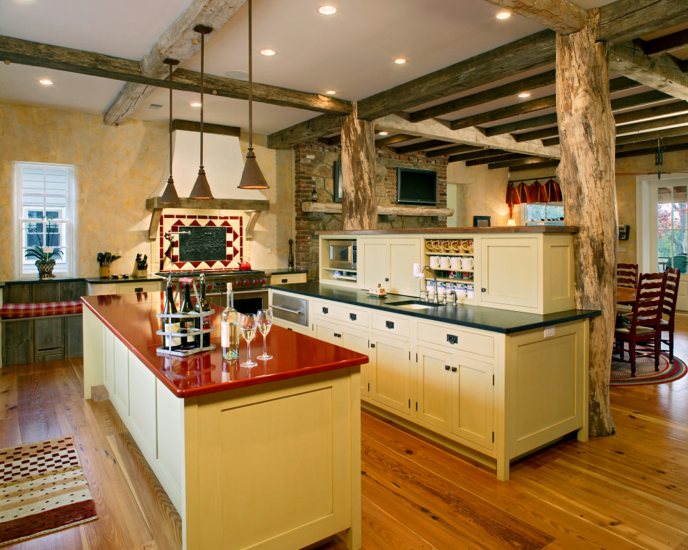 This is an example of a kitchen in Wilmington.