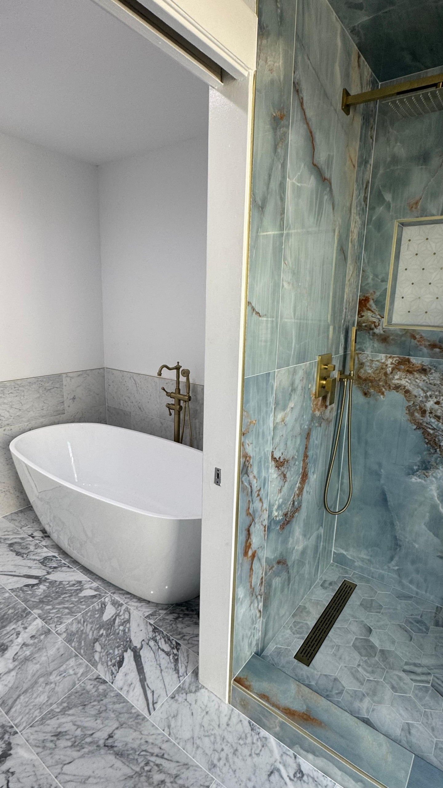 Master Bathroom - Chatsworth