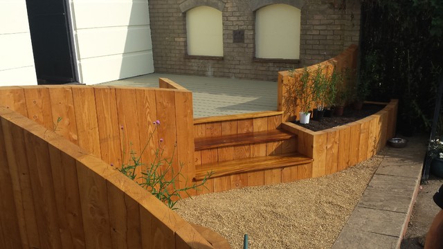 Connecting the indoors with the outdoors contemporary-deck