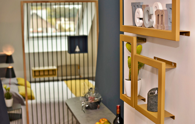 Ambiance So British pour ce studio contemporary-vardagsrum