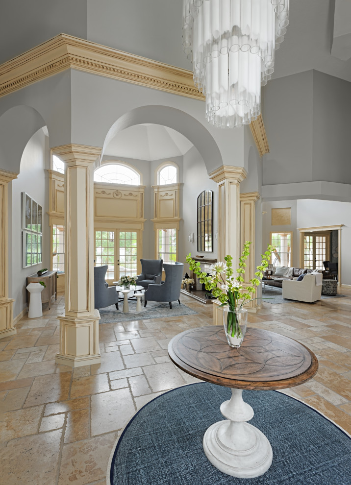 Example of a transitional entryway design in Orlando