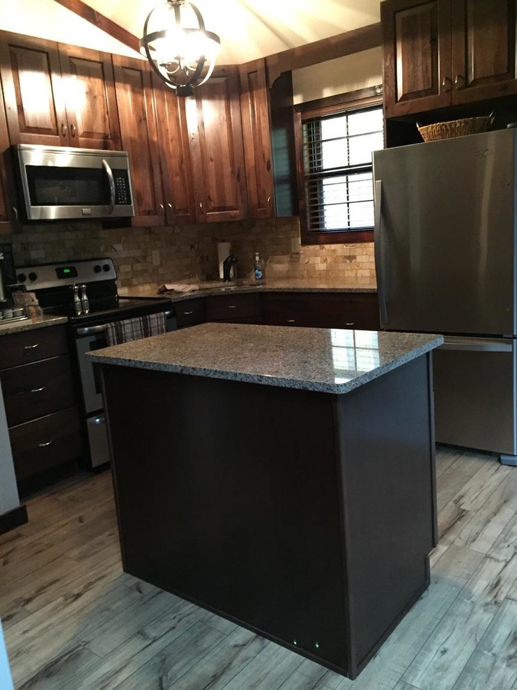 Small mountain style kitchen photo