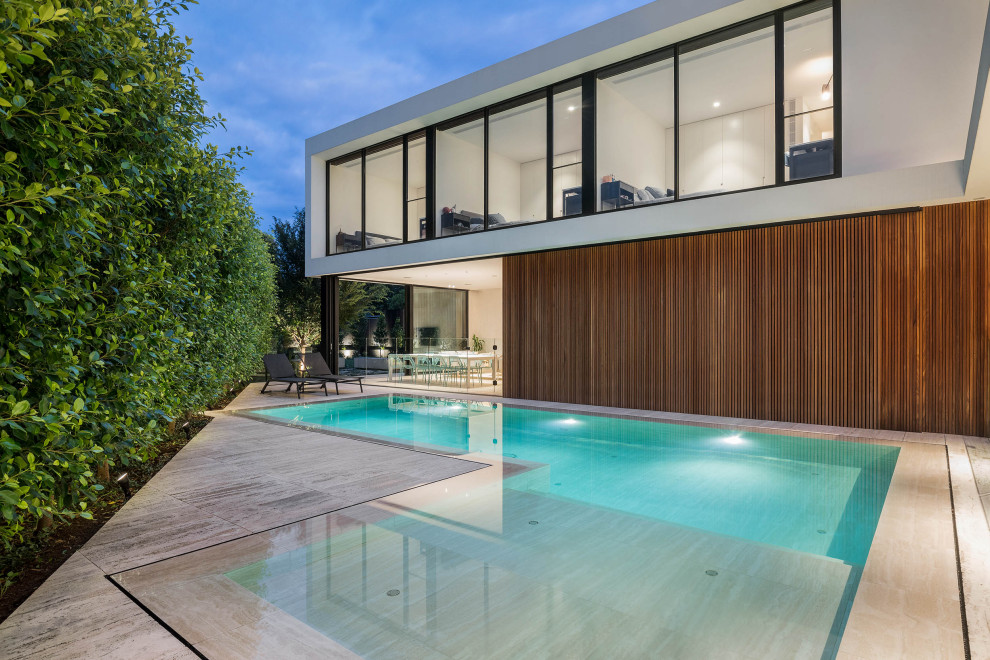 Design ideas for a modern pool in Melbourne.