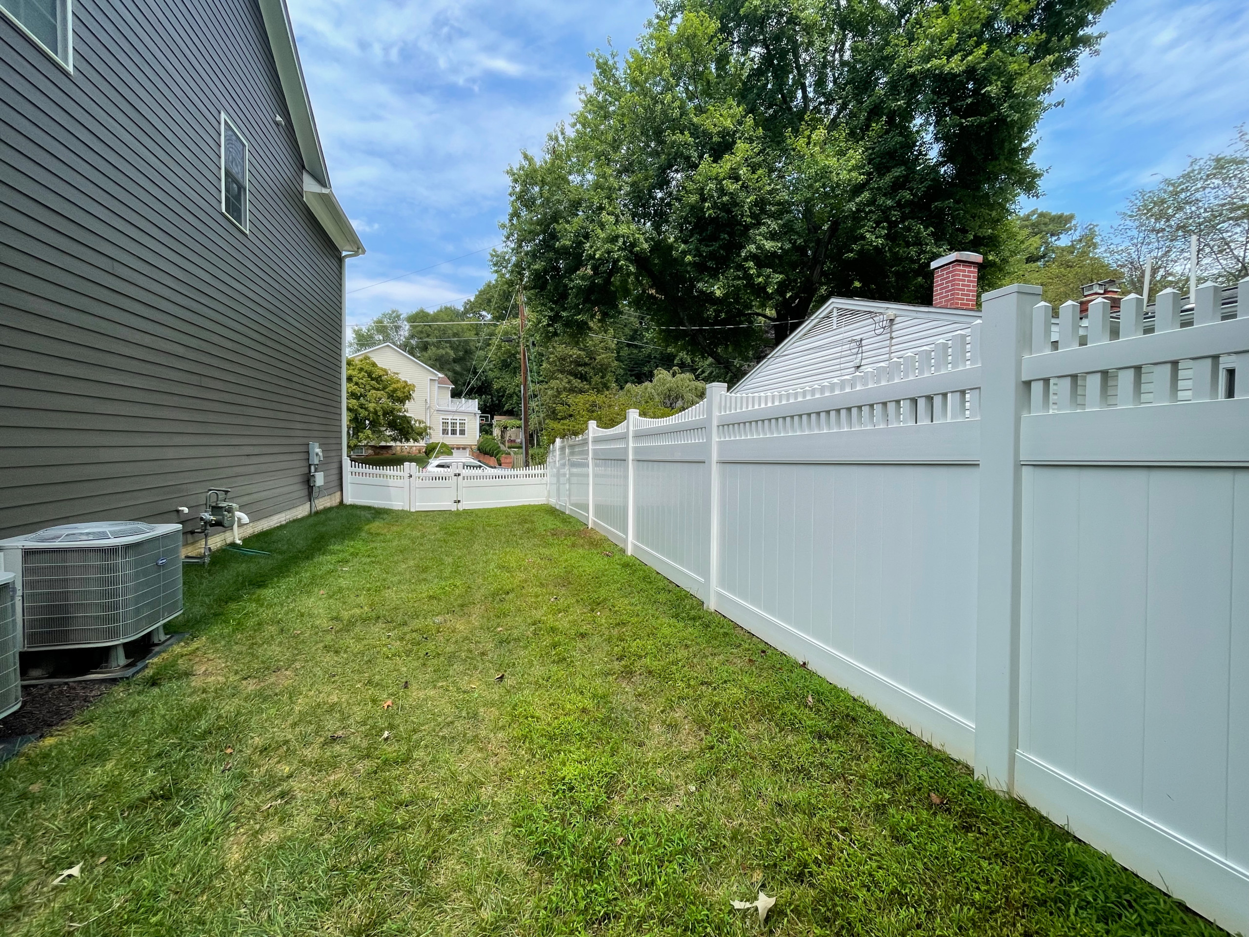 Vinyl fence powerwash