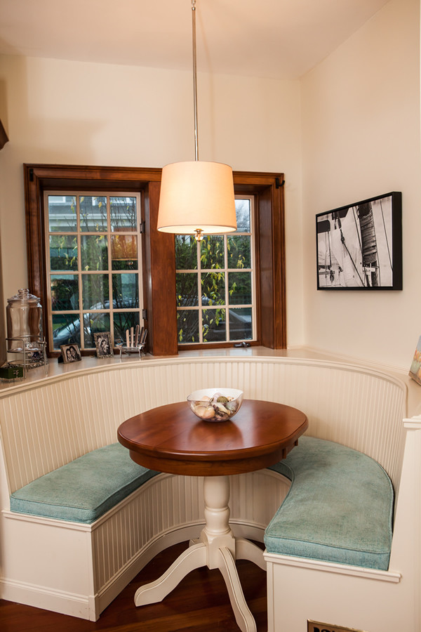 Example of a transitional dining room design in Boston