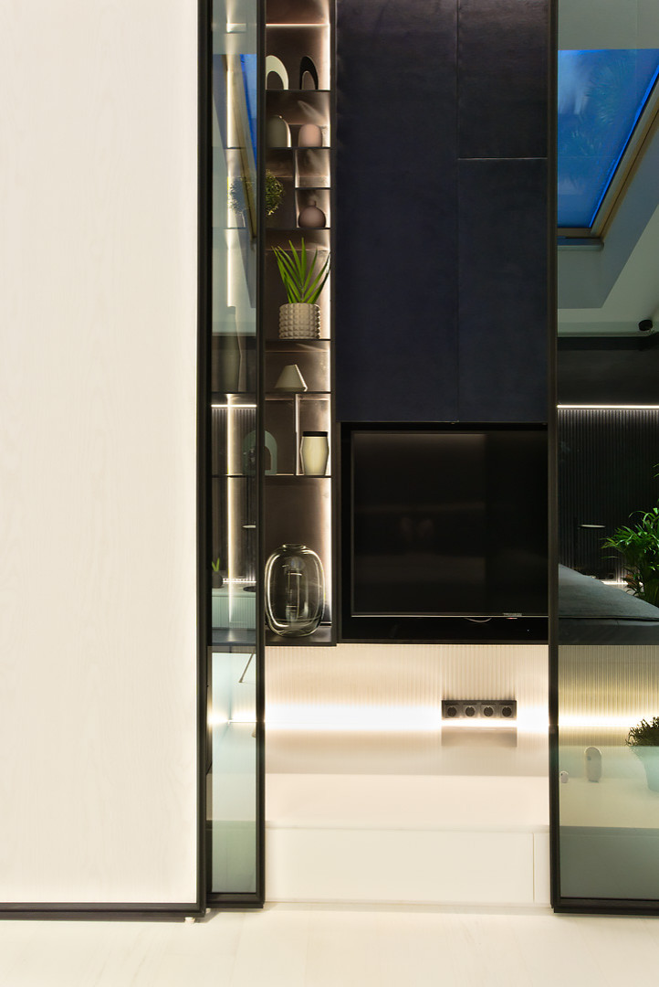 Пещера под водопадом