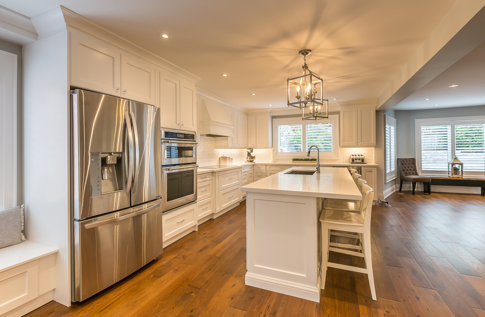 Inspiration for a transitional kitchen remodel in Toronto