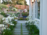 Traditional Landscape by Montgomery Robbins, Inc.