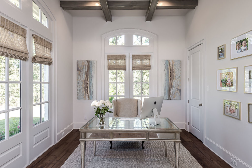Example of a transitional home design design in Austin