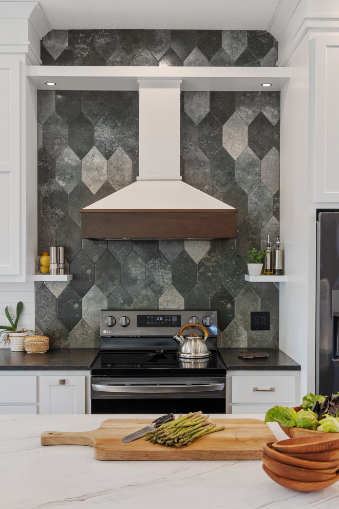 Inspiration for a transitional kitchen remodel in Minneapolis
