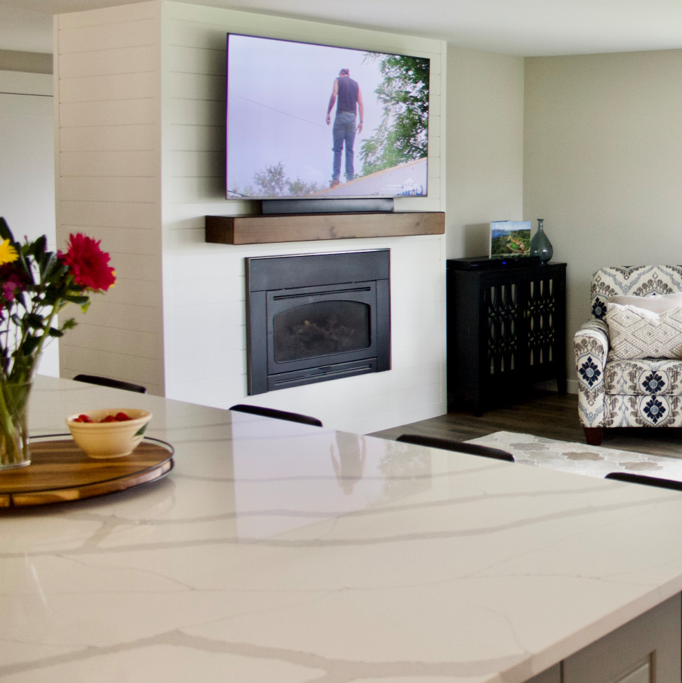 Transitional home design photo in Seattle