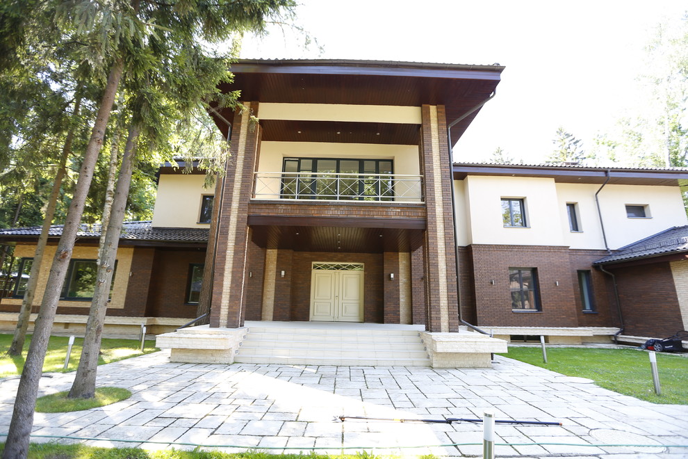 Современность и традиции