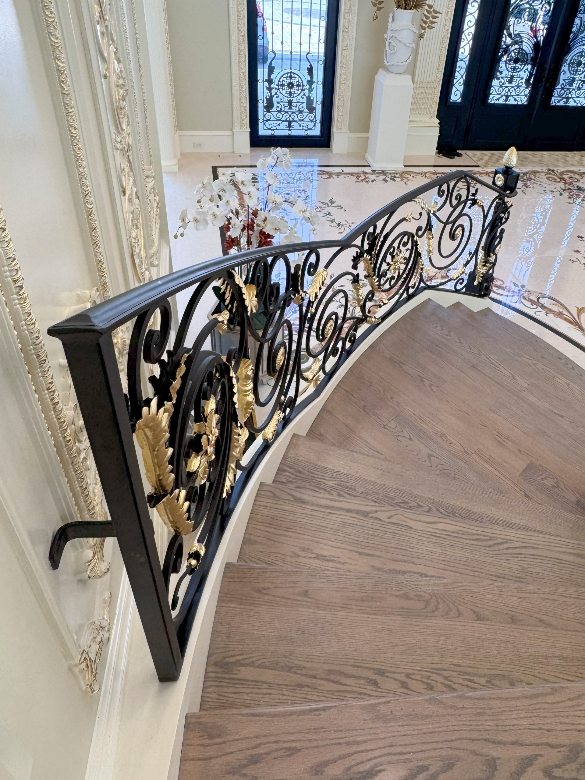 135_Vibrant Staircase with Touch of Historic Grandeur, Great Falls, VA 22066