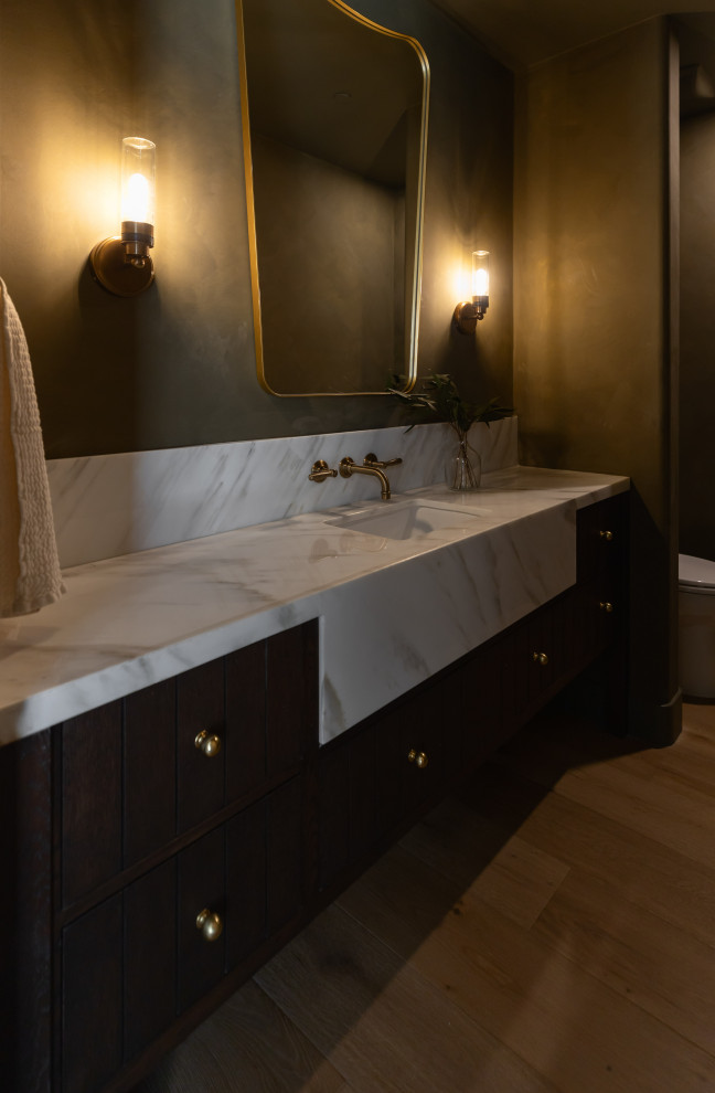 Transitional home design photo in Phoenix