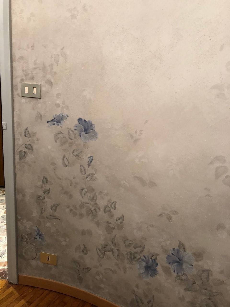 La decorazione a mano