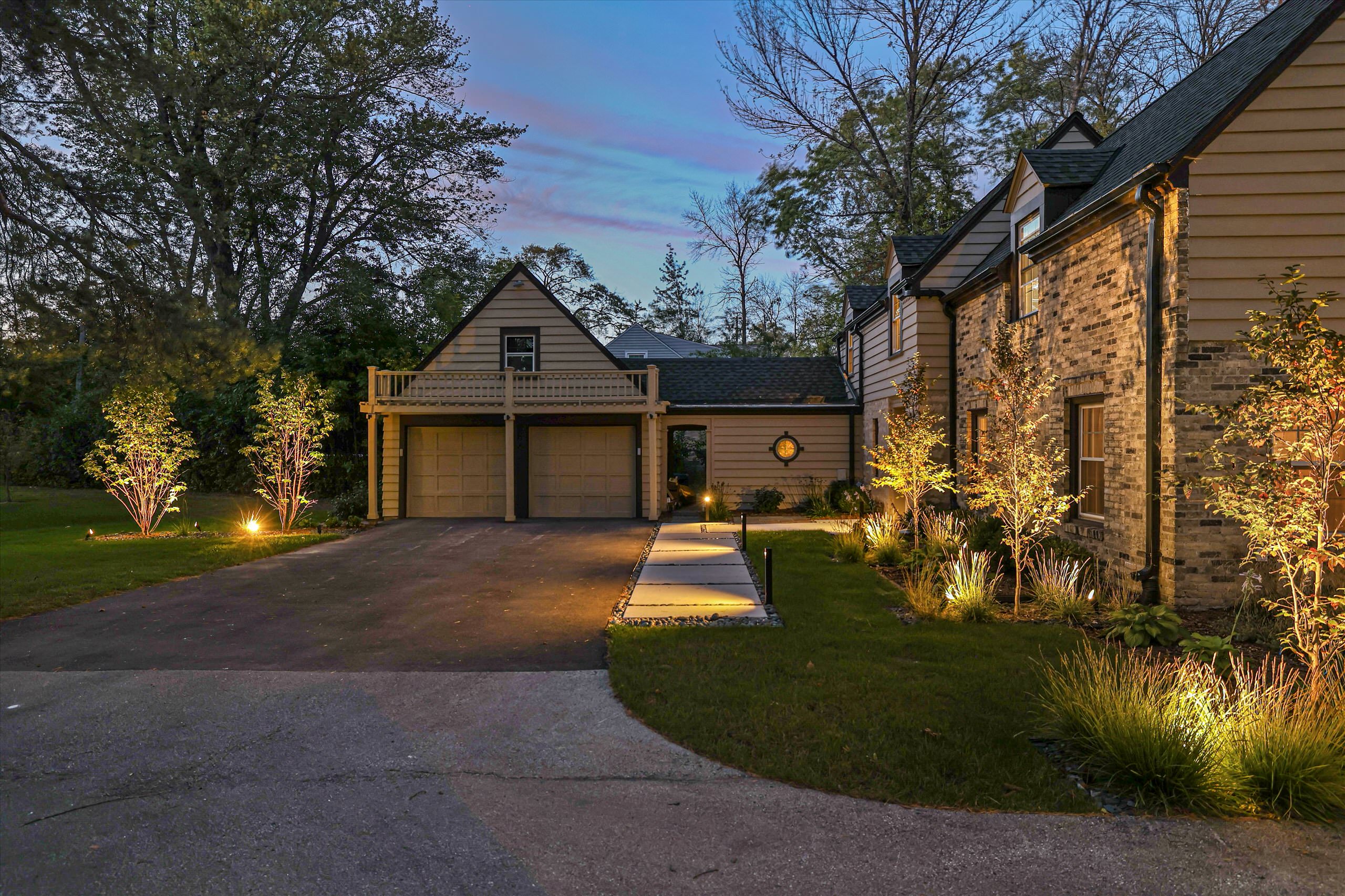 Modern Front Landscape - Fox Point, WI