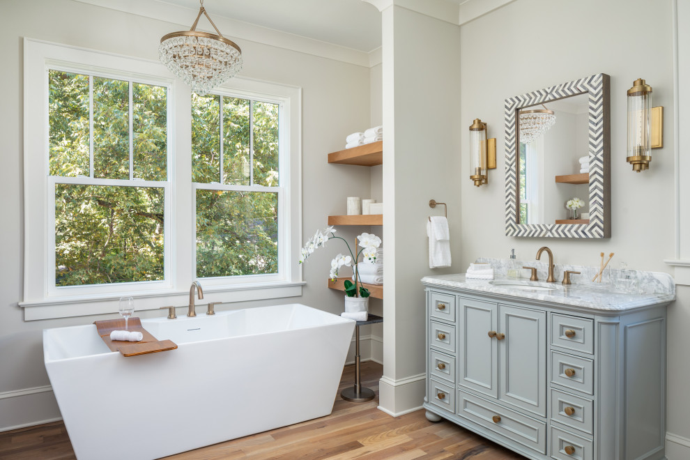 Design ideas for an arts and crafts bathroom in Charlotte.
