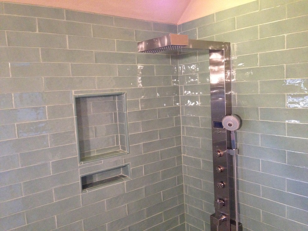 Inspiration for a rustic bathroom remodel in Austin