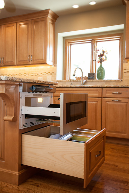 Custom Amish Cabinetry In Naperville American Traditional