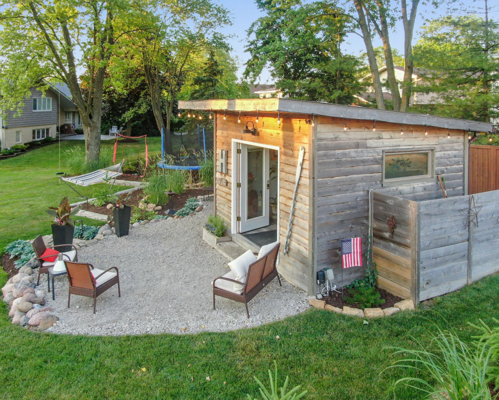This is an example of a small country detached studio in Chicago.