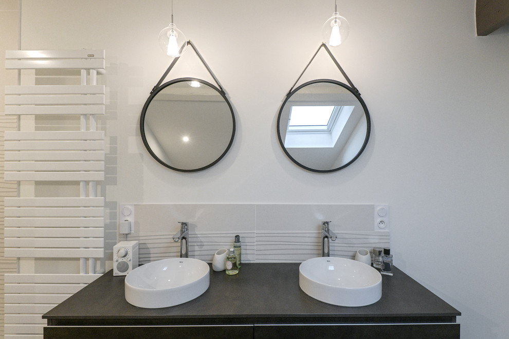 Réalisation d'une salle de bain design.