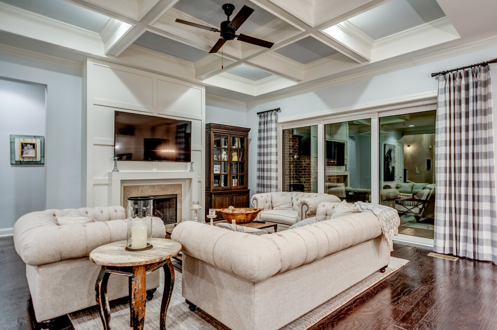 Traditional family room in Nashville.