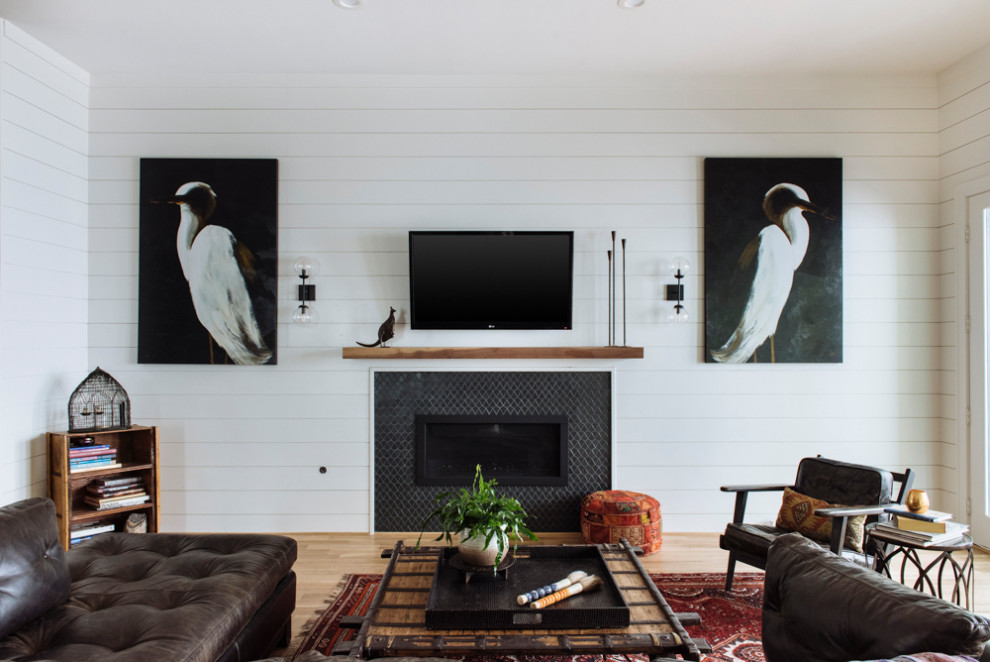Transitional home design photo in Houston