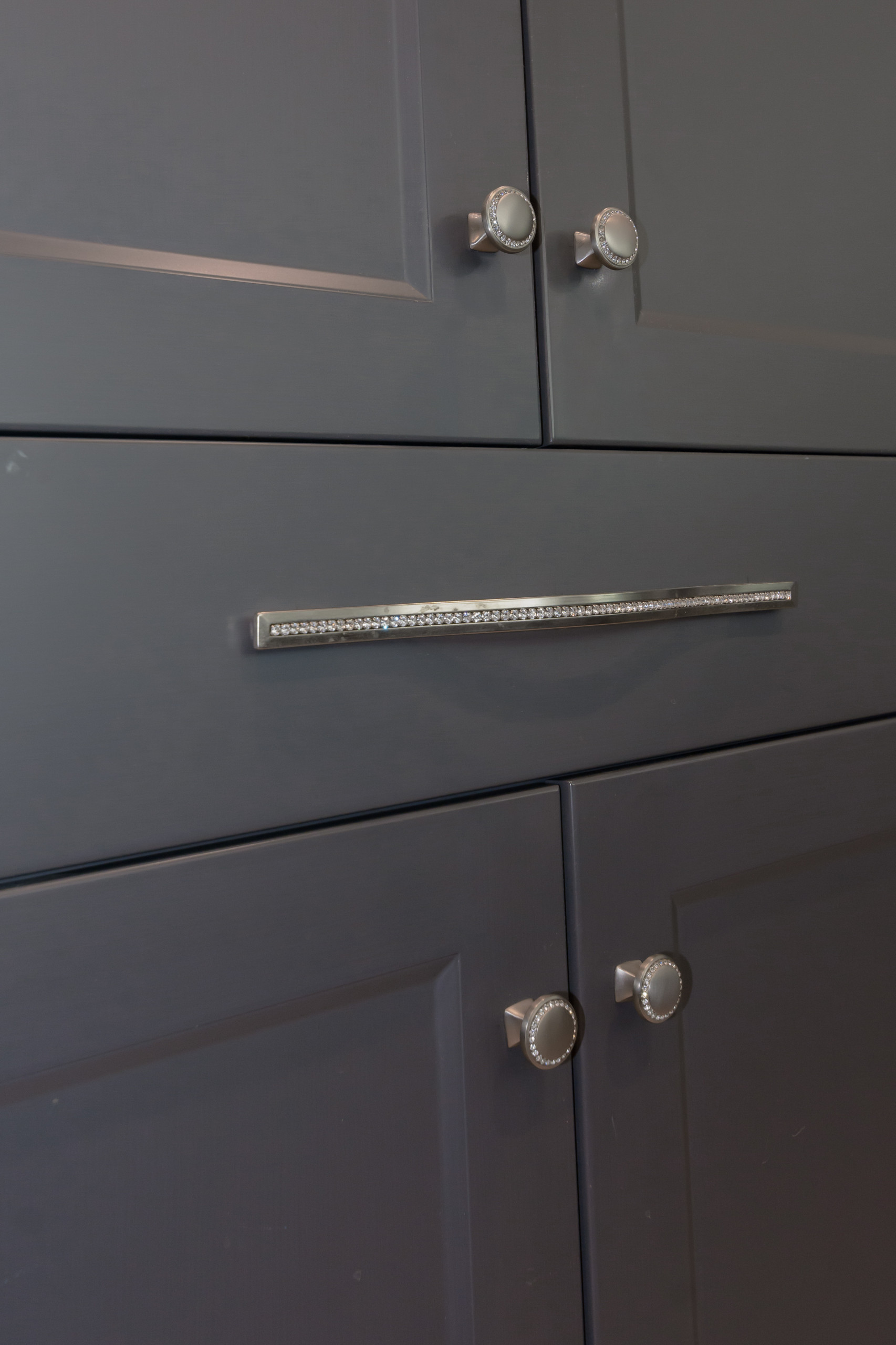Surfside Beach Dark Kitchen with Bling